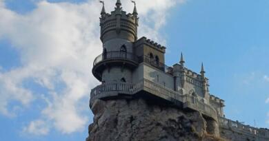 Экскурсия из Севастополя: Два дворца - Воронцовский  &amp;  Ливадийский, замок Л фото 16185